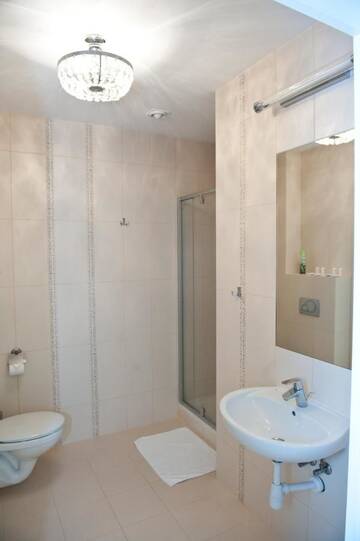Фото номера Четырехместный номер Отель Hotel Ajax г. Янки 3